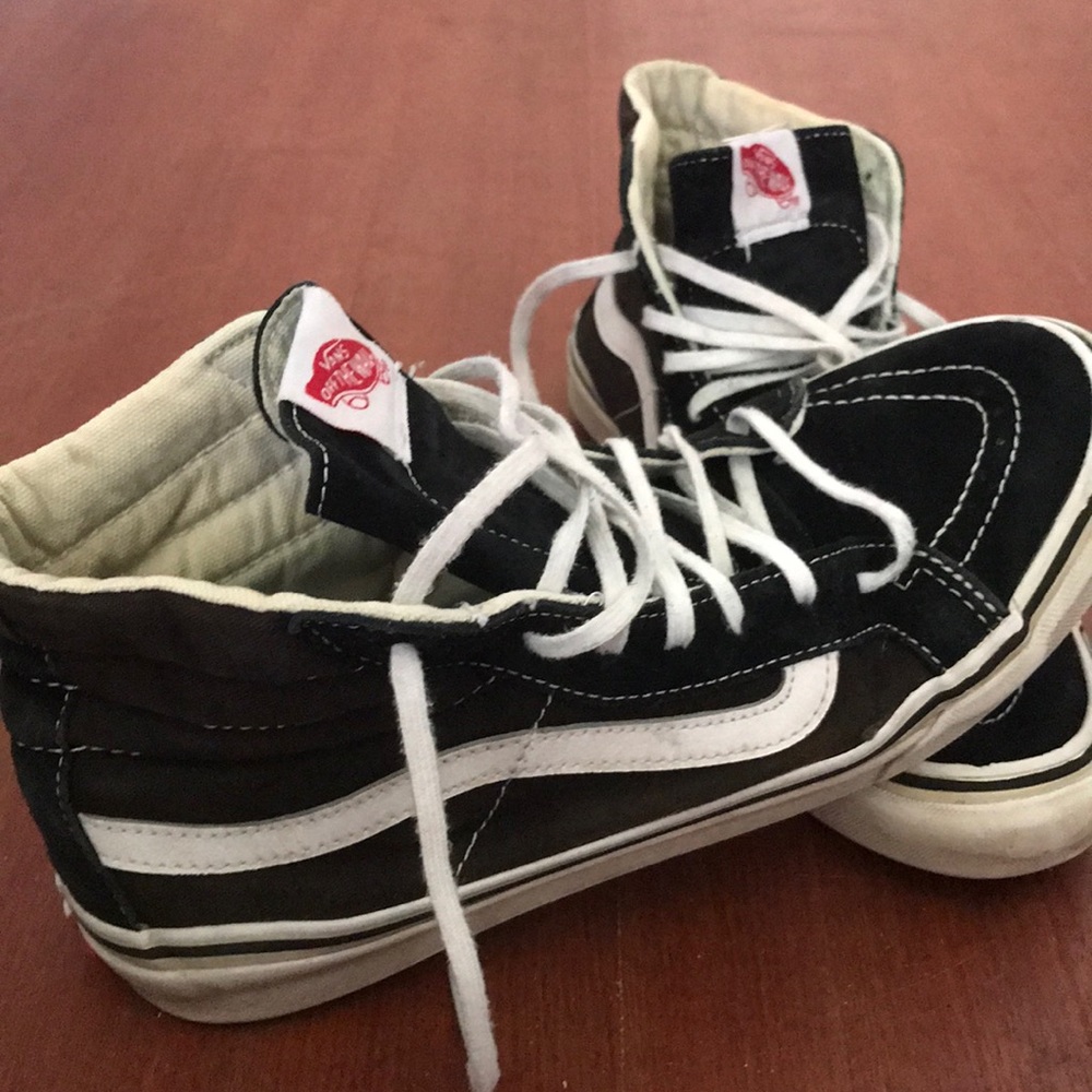 Black hi top